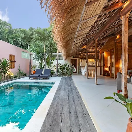 Villa Madah - Secluded & Romantic Retreat 1Br Near Umalas With Private Pool & View